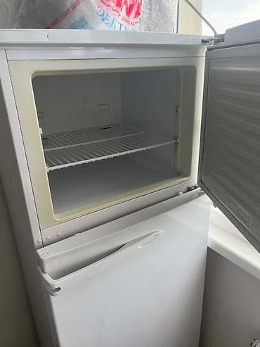 Холодильник BEKO, двухкамерный, белый. - Раздельные двери: верхняя — — 3
