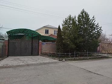 Просторный жилой дом с ухоженным участком. - Благоустроенный дом за