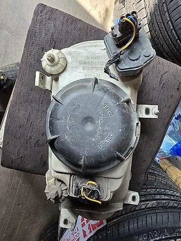 вента фары: Передняя правая фара Volkswagen 1993 г., Б/у, Германия — 3