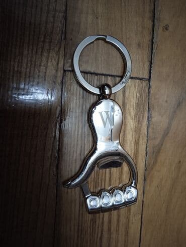 украшение шампанского для свадьбы: Брелок открывалка — 1