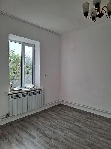 Үйлөрдү сатуу: Срочно!!! Продается хороший, добротный, со свежим ремонтом, кирпичный — 9