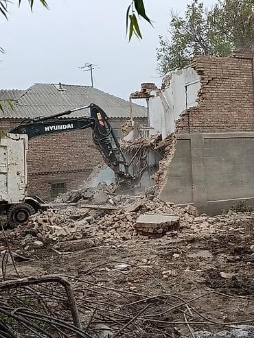 строительные услуги: Услуги демонтажа и сноса зданий экскаватором Hyundai - Машина — 4
