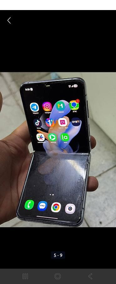 z flip: Samsung Z Flip, Б/у, 256 ГБ, цвет - Фиолетовый — 6