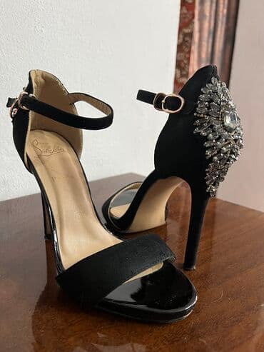 купить женскую обувь больших размеров: Женские Босоножки
Чёрная замша
Размер 38 — 2