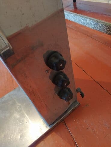 оборудование для пиццерии: Продаю аппарат от гамбургера, просто стоит пользовались очень мало, в — 3