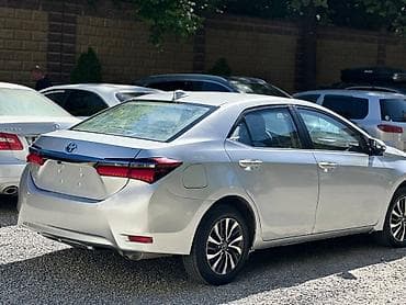 Toyota Corolla: 2019 г., 1.8 л, Автомат, Электромобиль, Седан — 3