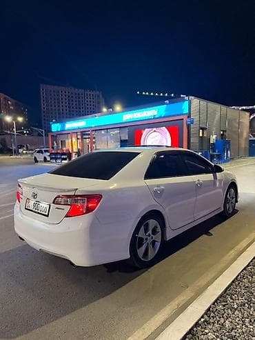 Toyota Camry: 2014 г., 3.5 л, Автомат, Бензин, Седан — 2