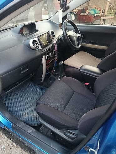 Toyota Ist: 2002 г., 1.3 л, Автомат, Бензин — 5