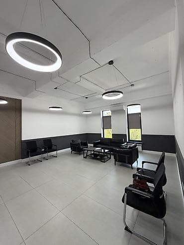 open space: Аренда офисов, 60 м², В бизнес центре, С отдельным сан узлом — 4