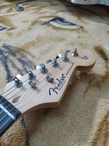 Гитары: Мощная реплика легендарного Fender Stratocaster! Белый корпус — 3