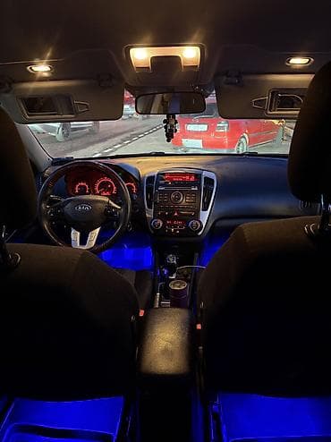 авто накитки: Kia Ceed: 2012 г., 1.6 л, Механика, Бензин, Хэтчбэк — 5