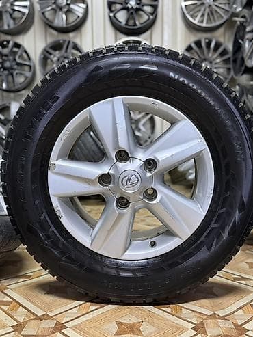 Колеса в сборе 285 / 60 / R 18, Зимняя шипованная, Б/у, Комплект, Внедорожные (АТ/МТ), Литые, отверстий - 5