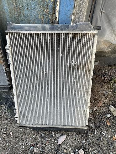 Радиатор Мерседес 210