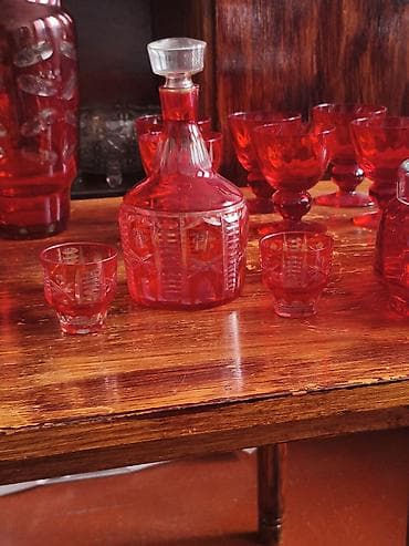 чай ичкен стол бу: Набор красного стекла (богемский стиль) для сервировки и напитков — 4