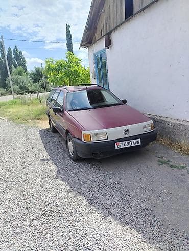 Volkswagen Passat Variant: 1992 г., 1.8 л, Механика, Бензин, Универсал