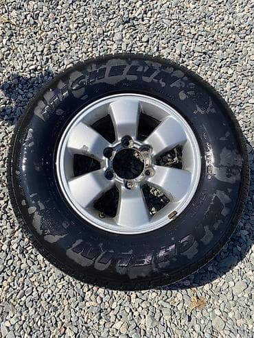 265/70R16 

285/60R18