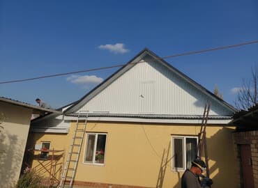 дом на иссык куле купить: Обшивка фронтонов и кровельные работы из металлопрофиля - Монтаж — 1