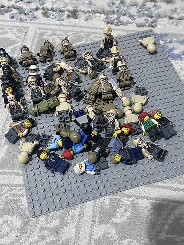 Игрушки: Сборная партия минифигурок и аксессуаров для конструкторов совместимых — 2