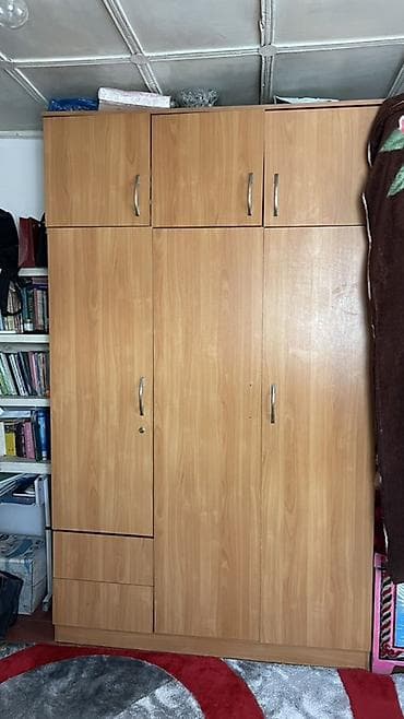 Шкаф и комод/Гарнитур для спальни из ЛДСП в тёплом древесном декоре