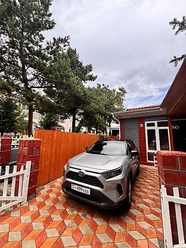 Toyota RAV4: 2020 г., 2.5 л, Автомат, Гибрид, Кроссовер