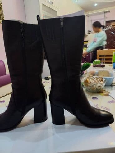 купить обувь бишкек: Сапоги кожа
Новые 
Каблук 8см
Размер 38
Еврозима
Шикарно смотрятся — 6