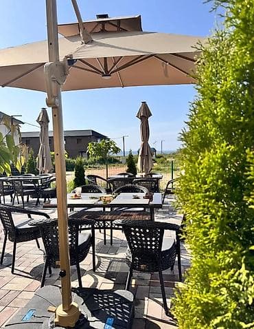 ресто бар: Сдаётся кафе на первой линии от озера в Бостери. - Локация: у воды — 4