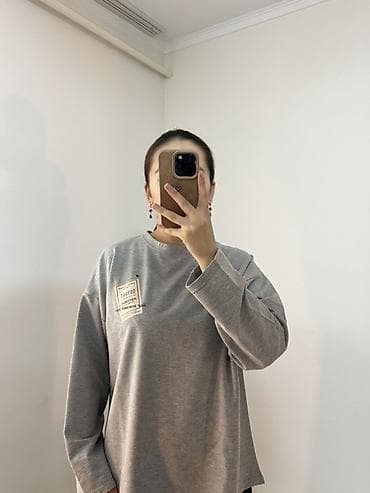 нарукавники оптом: Лонгслив базовый, свободный крой. - Длина рукава: длинный - Вырез — 2