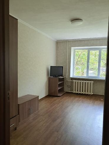 квартира советский: 2 комнаты, С мебелью частично — 5