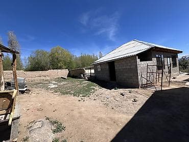 жаны уйлор: Продается Фазенда село Кара-Ой(Долинка) 52соток красная книга, ест — 5