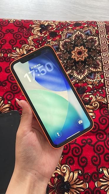 apple whatch se: IPhone 17 Pro, Б/у, 128 ГБ, Оранжевый, Чехол, 94 % — 2