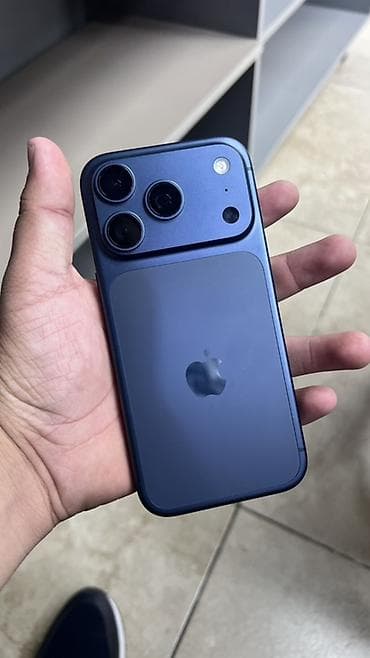 IPhone 17 Pro, Б/у, 256 ГБ, Синий, В рассрочку, 100 %