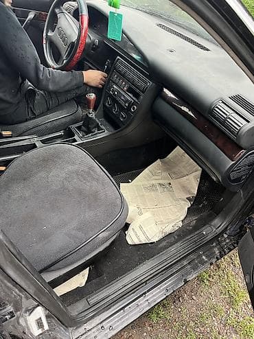 бар авто: Audi 100: 1991 г., 2.8 л, Кол менен иштөөчү, Бензин, Седан — 5