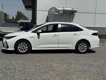 1 jz: Toyota Corolla: 2022 г., 1.8 л, Вариатор, Гибрид, Седан — 2