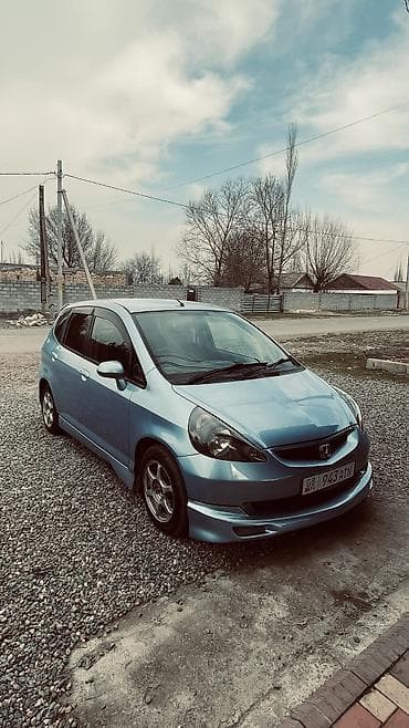 Продажа авто: Honda Fit: 2003 г., 1.5 л, Вариатор, Бензин, Хэтчбэк — 2