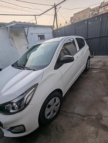 Chevrolet Spark: 2018 г., 1 л, Автомат, Бензин, Хэтчбэк — 2