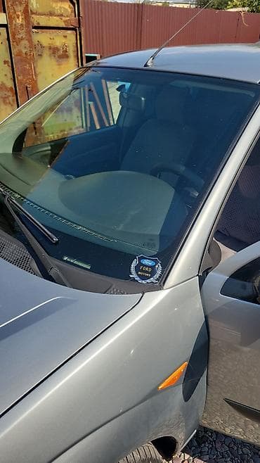 фит 2000: Ford Focus: 1998 г., 1.8 л, Механика, Бензин, Хэтчбэк — 2