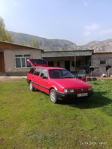 Volkswagen Passat Variant: 1992 г., 1.8 л, Механика, Бензин, Универсал — 2