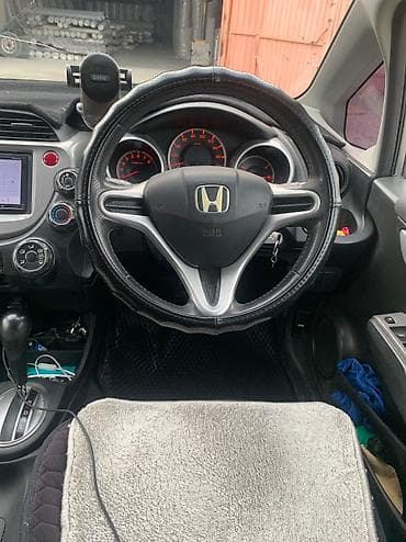 honda shadow: Honda Fit: 2010 г., 1.3 л, Вариатор, Бензин, Хэтчбэк — 7