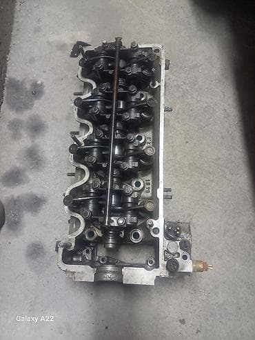 Продаю головку 2.3 от мерса 102 движок