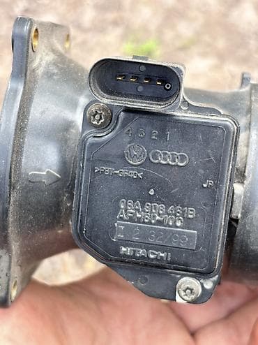 Расходомер Volkswagen 1999 г., Б/у, Оригинал, Япония at lalafo.kg Расходомер Volkswagen 1999 г., Б/у, Оригинал, Япония