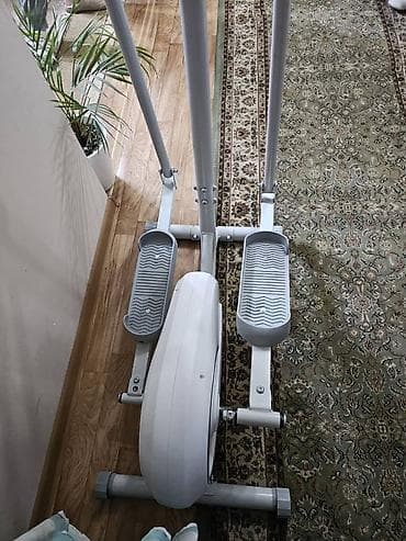 ретро радио: Эллиптический тренажер Merach - Компактный домашний кросс-тренажер — 4