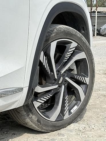 byd e6: Geely Monjaro: 2021 г., 2 л, Автомат, Бензин, Кроссовер — 5