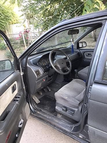 toyta altezza: Mitsubishi Space Wagon: 1992 г., 2 л, Механика, Бензин, Универсал — 4