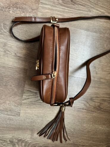 Наручные часы: Сумка кросс-боди, прямоугольная, карамельно-коричневого цвета — 2