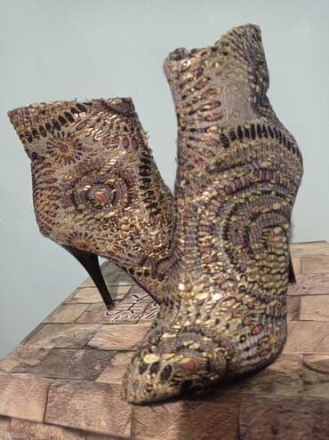 искры для обуви: Ботинки, 35, Fashion & Bella, Б/у, цвет - Золотой, Самовывоз — 3