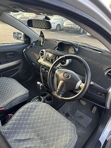 space runer: Toyota Ist: 2003 г., 1.5 л, Автомат, Бензин, Хэтчбэк — 4