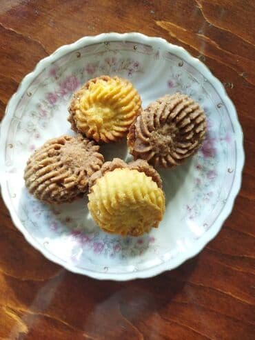 столы из слэба и эпоксидной смолы: Кондитерская "Сладкий дом" Любые виды десертов к вашему столу Только — 7