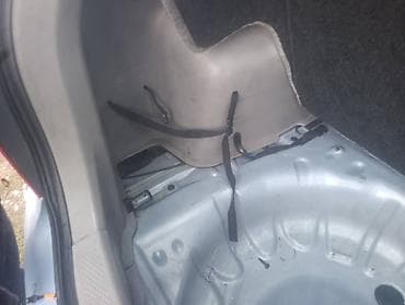 Mazda: Mazda 323: 2001 г., 2 л, Механика, Дизель — 8