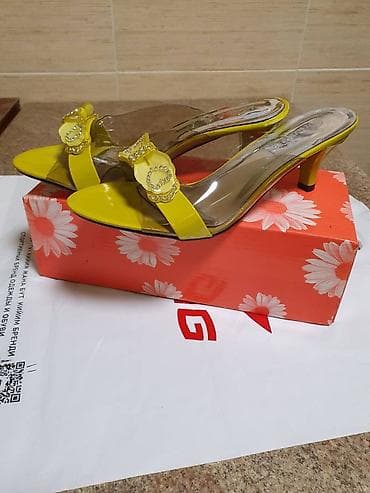 Продам новые шлепанцы на каблуке.Удобный каблук.размер 38, 5