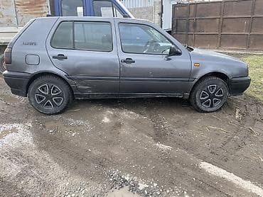 Volkswagen Golf: 1993 г., 1.6 л, Механика, Бензин, Хэтчбэк
